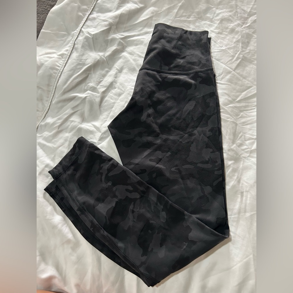 Lululemon Camo Align Leggings size 6/ 25”
